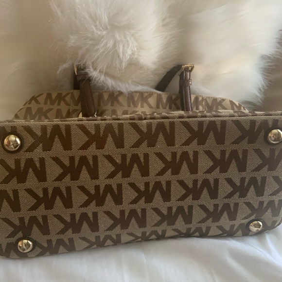 Michael Kors Tote Handbag - Picture 3 of 4